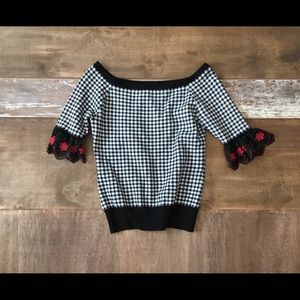 7th Avenue Design Studio NY & CO. Sweater/Top